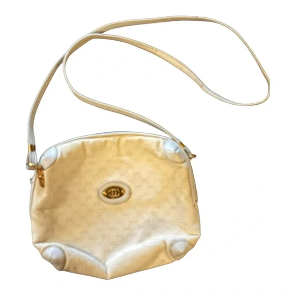 Authenticated Off White Crossbody GG Supreme Canvas Gucci Bag - Picture 1 of 16